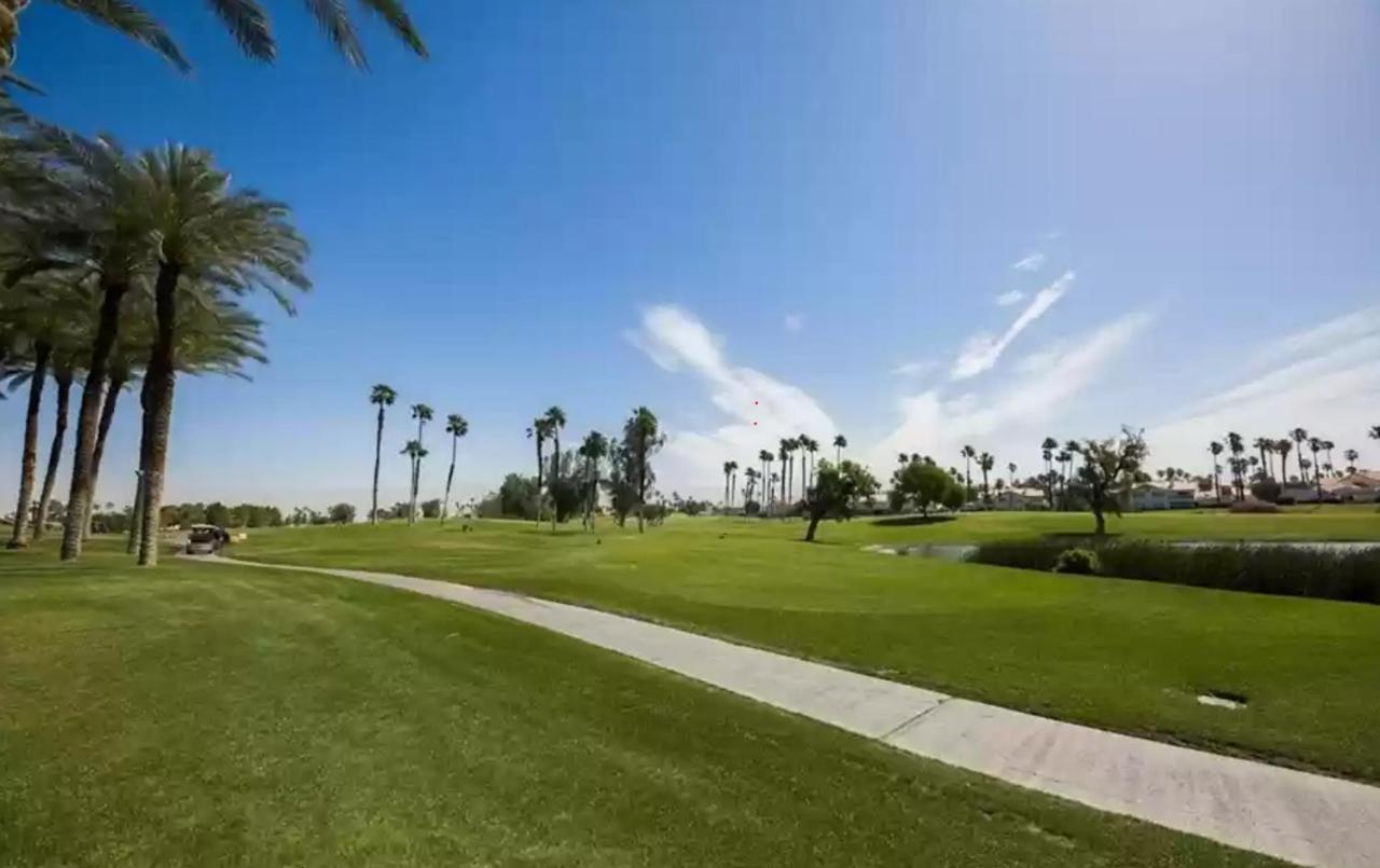 Elegant modern Palm Desert getaway Exterior foto
