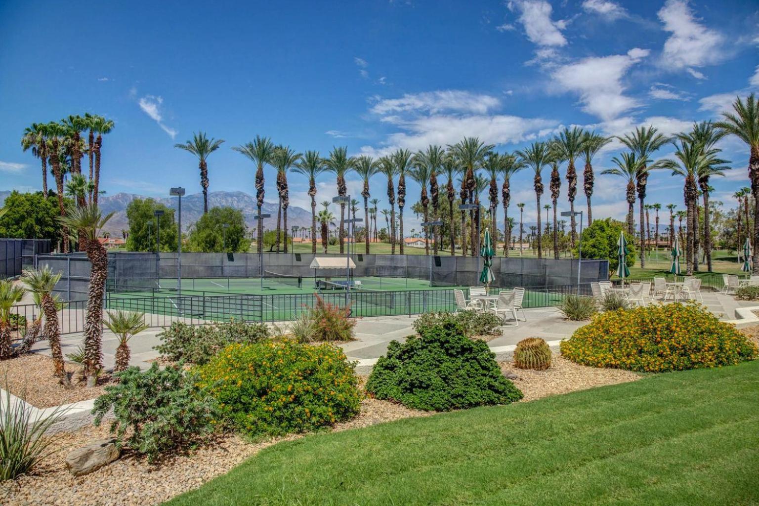 Elegant modern Palm Desert getaway Exterior foto